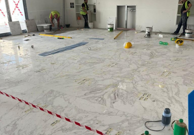 Al Dayyeen Villa Project - Marble installation.